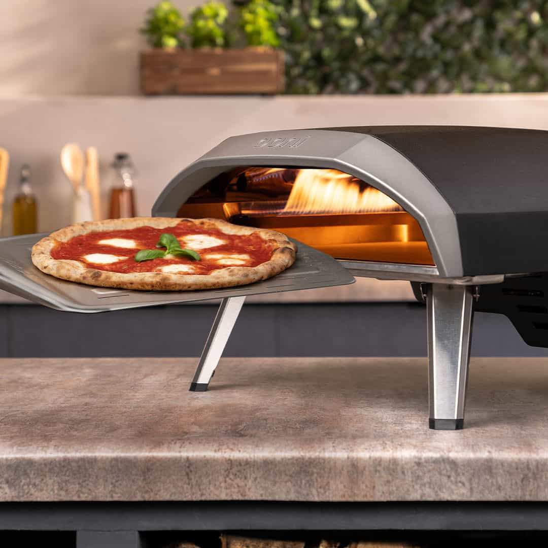 Ooni Koda 16 - gas powered pizza oven